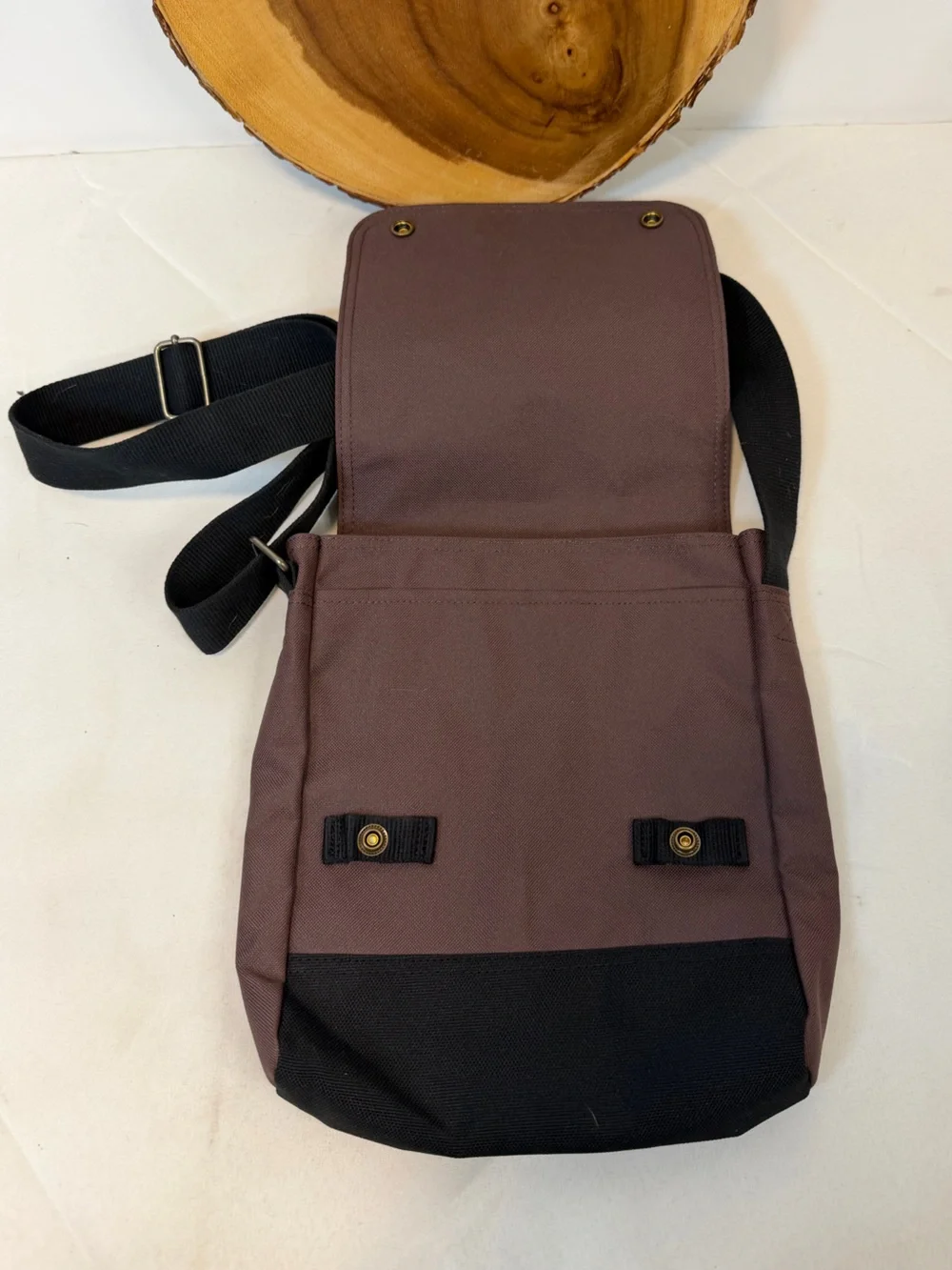 Carhartt Messenger Crossbody Bag Port Color Black Strap Flap Over Snap Closure‎